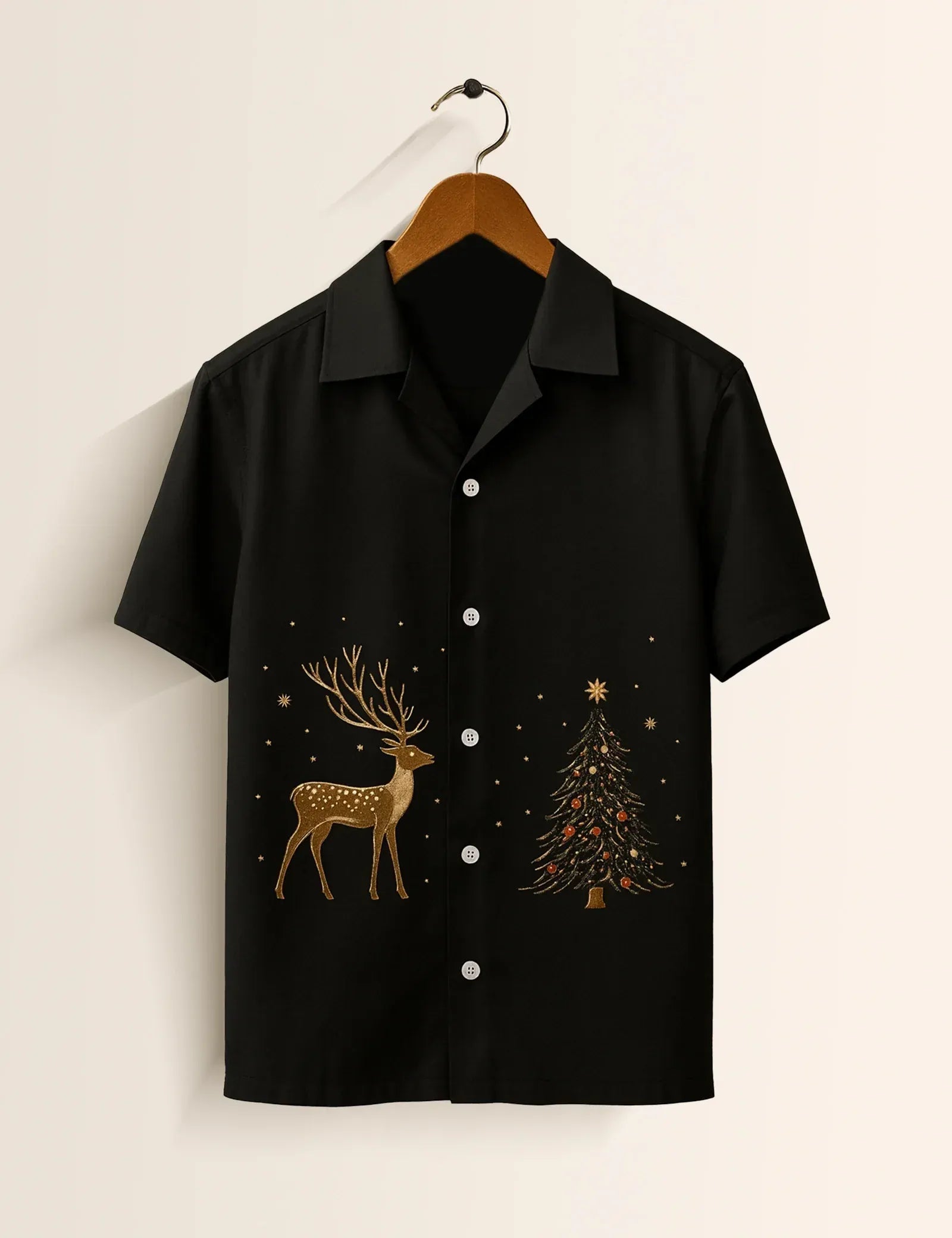 Black Deer & Christmas Tree Graphic Short Sleeve Shirt – Festive Casual Button Shirt for Men
